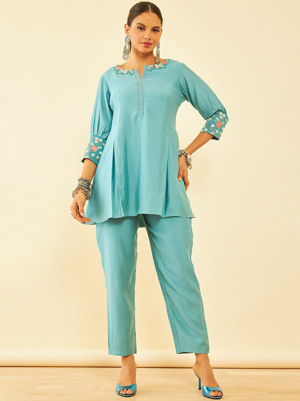 Embroidered Regular Thread Work Kurta with Trousers